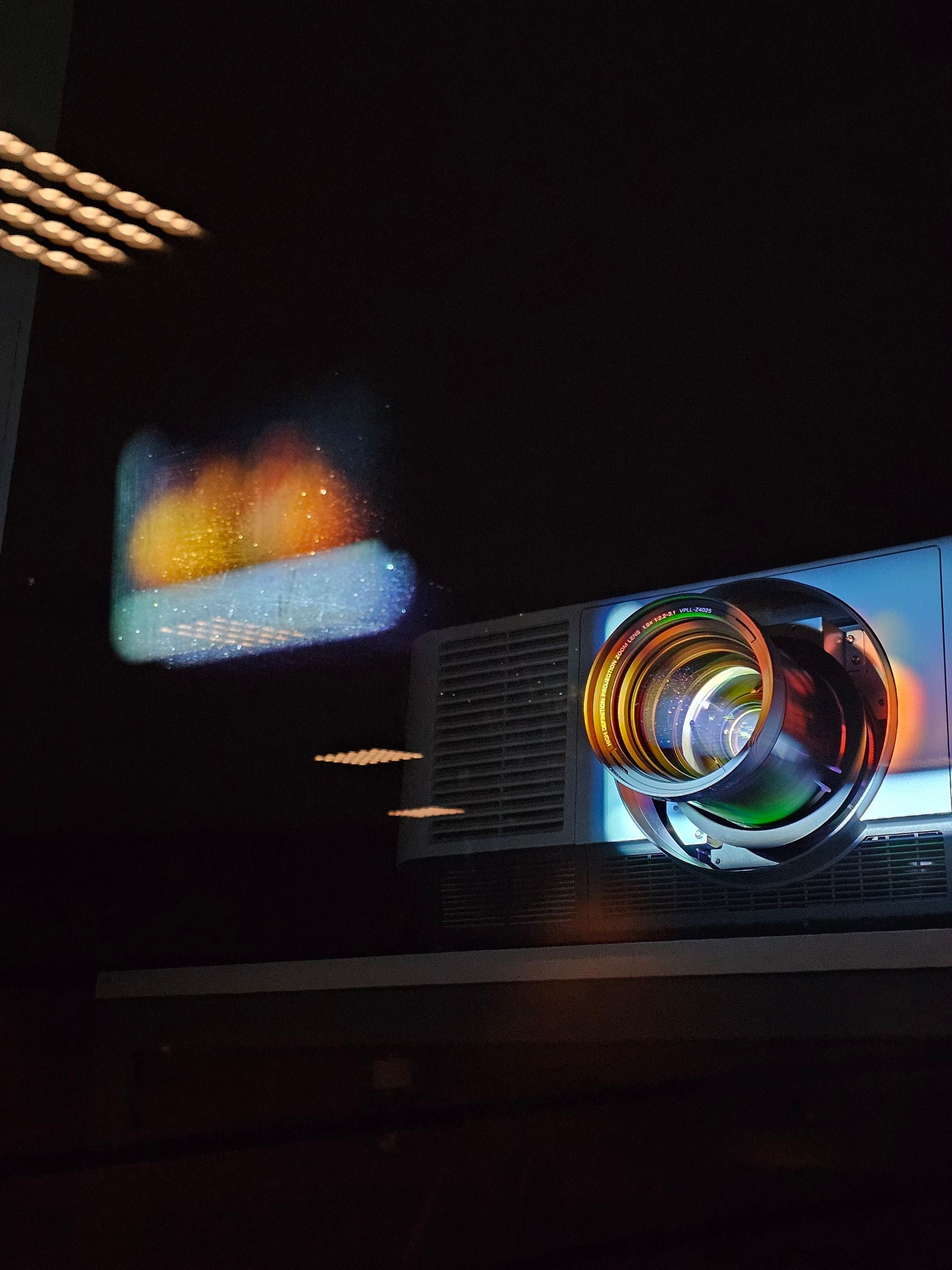 Laser Projector - Pure Contrast